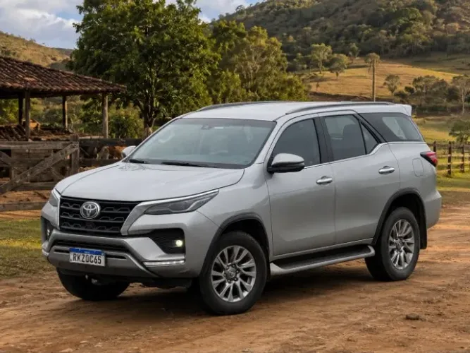 Toyota Hilux SW4 SRX 4X4 2.8 TDI 16V Dies. Aut. 2021