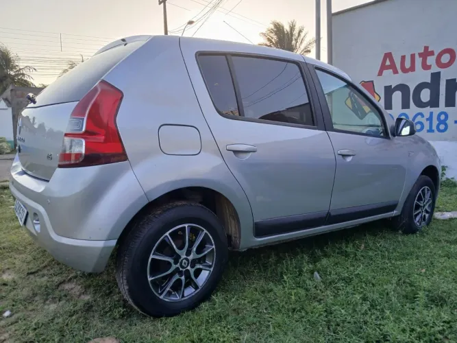 Renault Sandero Privilège Hi-flex 1.6 8V 5P 2013