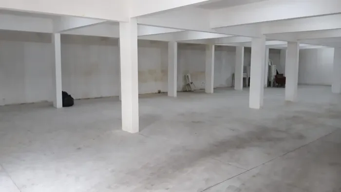 Alugo área comercial com 280m²