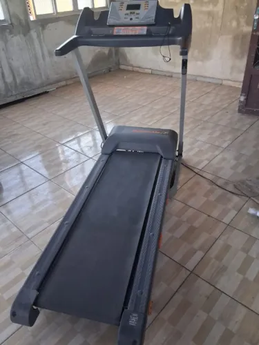 ESTEIRA ATHLETIC ADVANCED 520EE