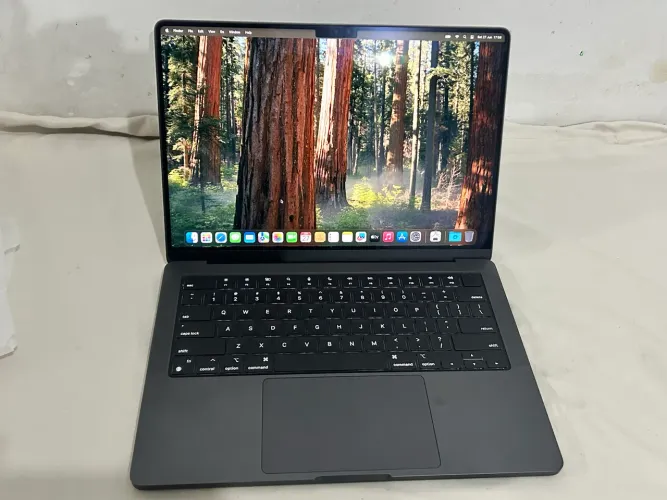 MacBook M3 Pro, Chip M3 Pro, Máquina com Apenas 30 Ciclos, Tenho Nota Fiscal.