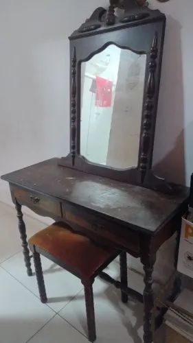 Penteadeira com banqueta em madeira ótimo estado de conservação