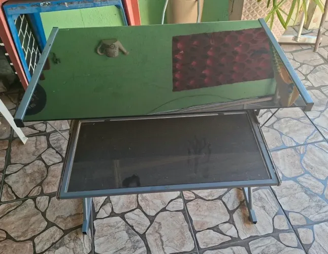 MESA DE COMPUTADOR