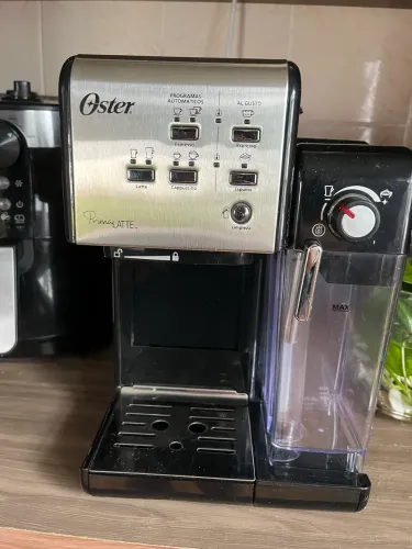 Cafeteira Oster Prima Latte