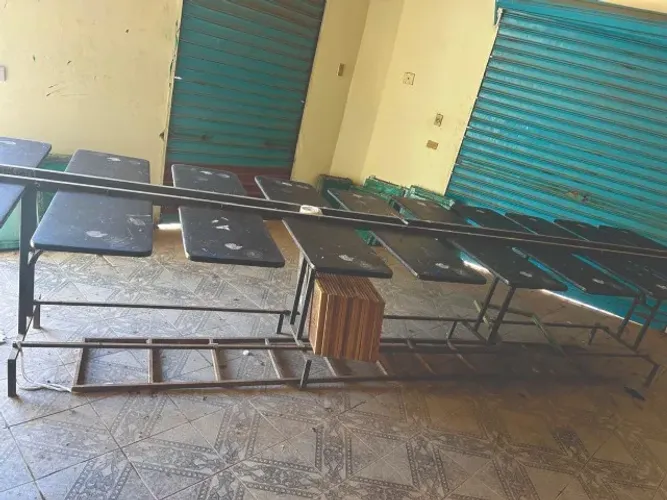 Mesa para Silk Screen com 20 berços, com quanse 30 telas 