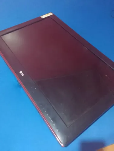 Tv pouco uso esta pegando tudo ok so está faltando o cabo para liga ela fora isso tudo ok