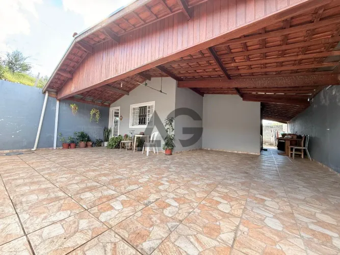 Casa | 2 dormitórios | Térrea | Ótima localização | em Serra Negra-SP