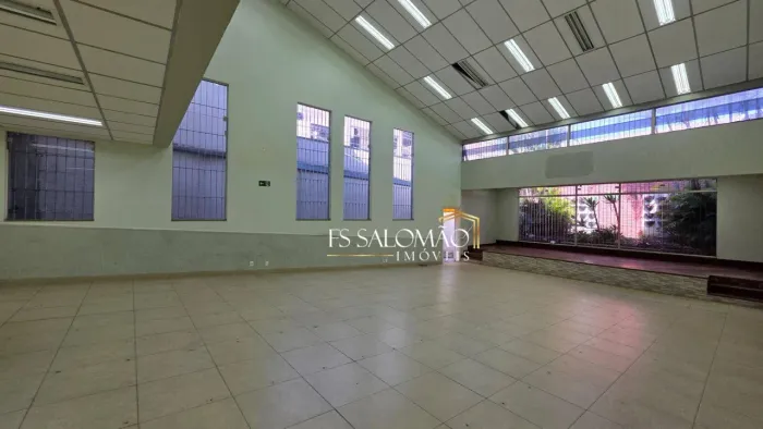 Galpão com 300m2, em rua movimentada na Vila Romana depósito para venda e locação