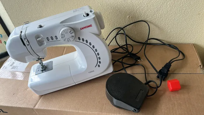 Máquina de Costura NOVA