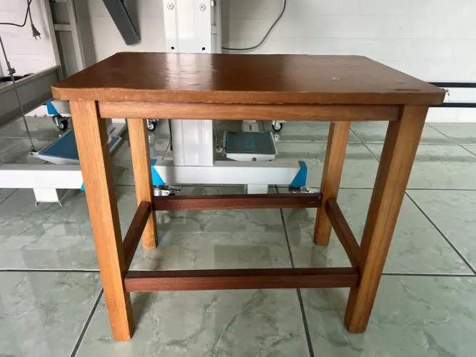 Banco para máquina de costura