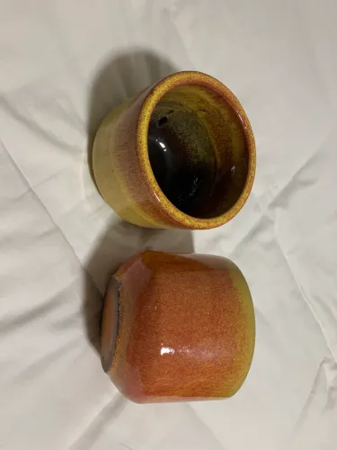 Par de Vasos de Cerâmica Esmaltados - Tons Laranja e Amarelo