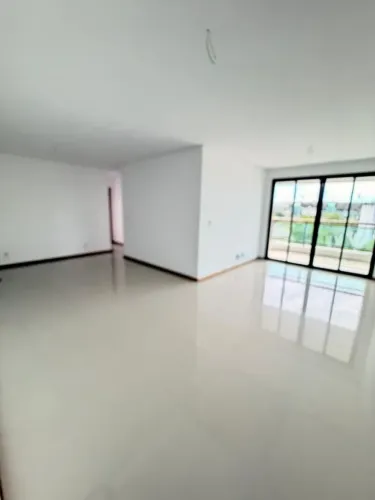 Apto no Condomínio Thiago de Mello 110 m²