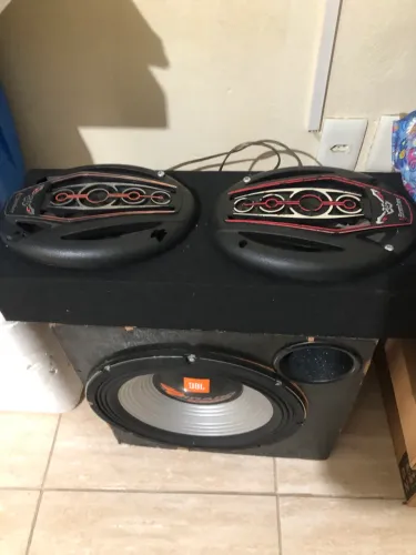 Som automotivo semi novo