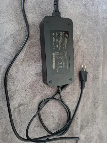Carregador Original para Bicicleta Elétrica 54,6V 2A - Bateria de Lítio 48V