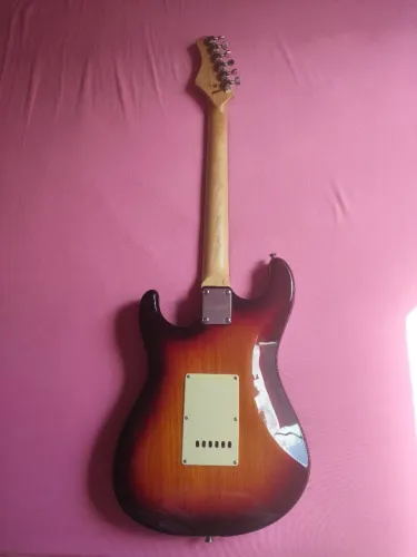 Guitarra Memphis by togima MG 30 não entrega em outra cidade