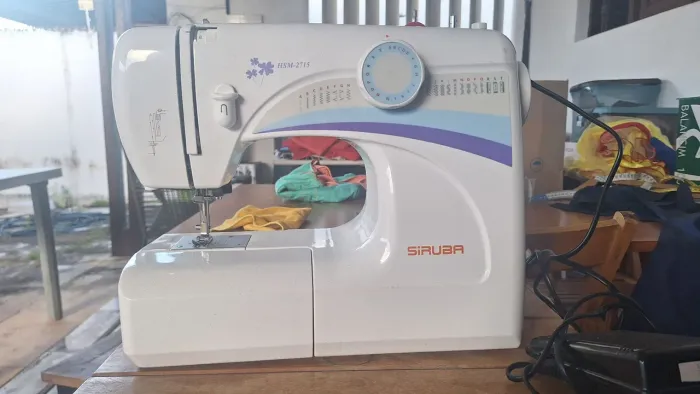 Máquina de costura portátil Siruba