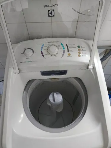 MÁQUINA DE LAVAR ELETROLUX 