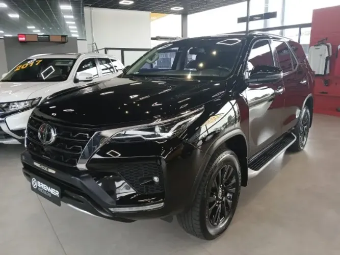 Toyota Hilux SW4 SRX 4X4 2.8 TDI 16V Dies. Aut. 2023