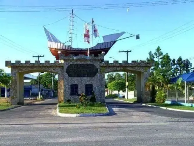 Casa térrea  com piscina 