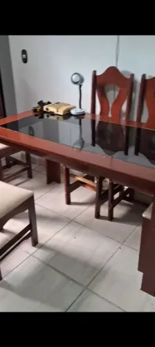 Mesa de sala com 6 cadeiras