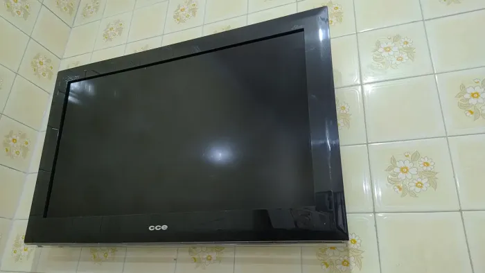 Televisão para retirar peças ou consertar 