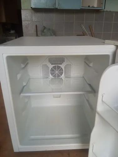 FRIGOBAR ETERNY, CLIMATIZADOR, NAO LIGA ,