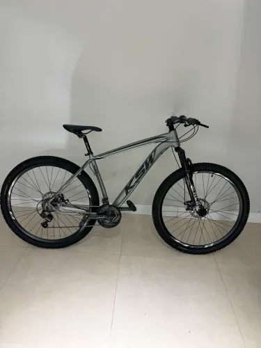 Bicicleta Aro 29 Mtb Ksw Xlt100 24 Marchas Freio Hidráulico tam. 19
