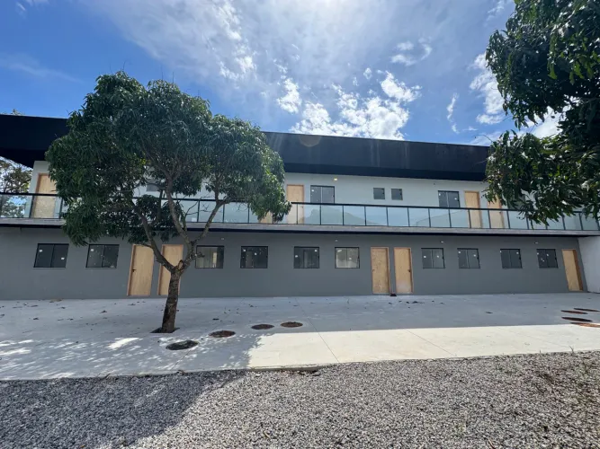 Casa 1 e 2 quartos 1º locação com excelente localização na Brisa