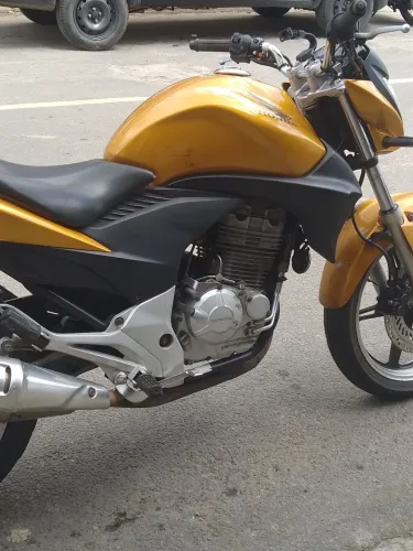 CB300