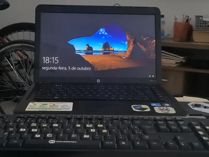 Notebook HP pavilion funcionando de 298 GB com placa de vídeo 64 e 4 de ram