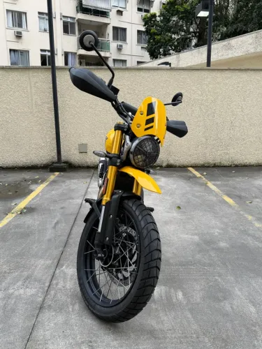 Triumph Scrambler 400 XC