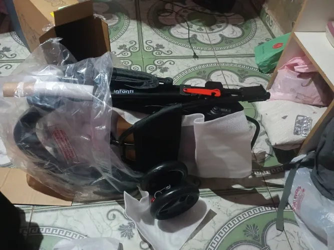 Carro de bebe. Novo 
