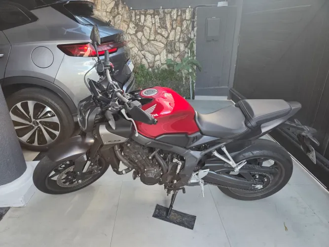 CB 650R E-Clutch 2026