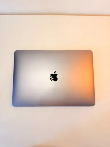 Macbook Air  M1 2020  8GB RAM 256GB SSD UR0270 A2337 