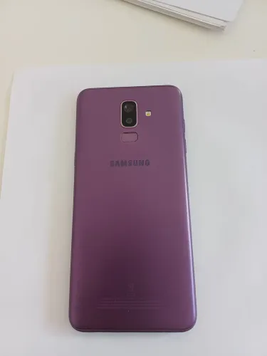 Samsung J8