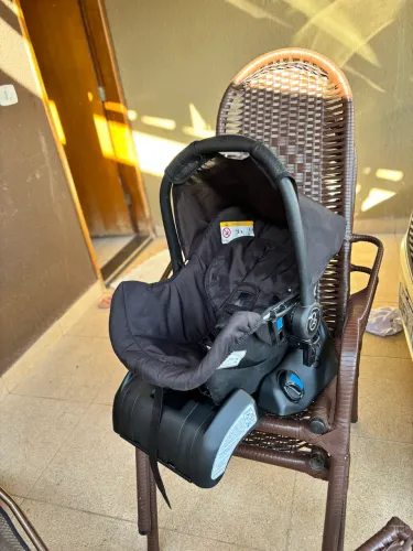 Carrinhos de bebê + bebê conforto