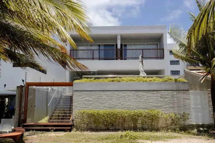 Alugo Casa Luxuosa Beira Mar