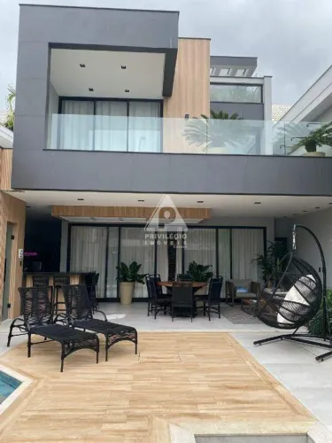 RIVIERA DEL SOL. Casa Triplex à venda no Recreio dos Bandeirantes 4 suítes, varanda gourm