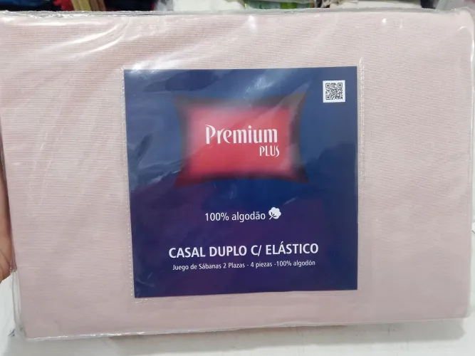 Cama, mesa e banho
