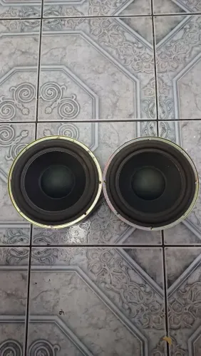 Alto falantes subwoofer 8 polegadas bruto potente. Leia a descrição com atenção.