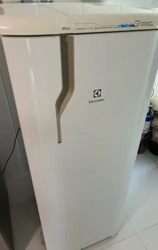 GELADEIRA R$300