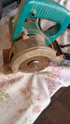 Makita pequena