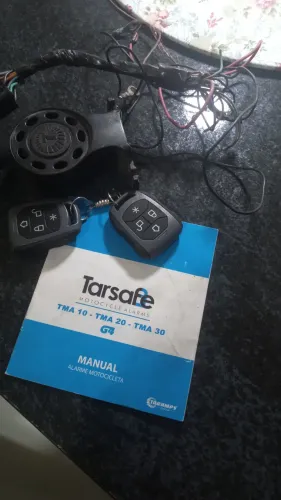 Alarme para moto Taramps top Toma 30 G4 2 conteoles