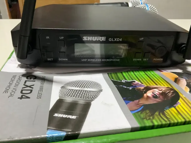 Microfone Shure DLX4 DUPLO SEM FIO.