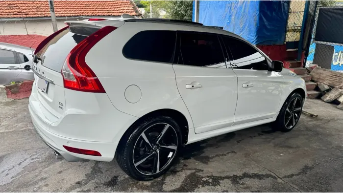 Volvo XC 60 R-design 3.0 304cv AWD 5P 2014