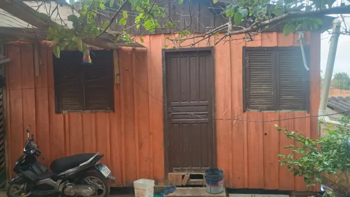 Vendo Casa de madeira para Retirada