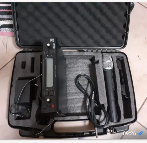 Kit de Microfone sem fio SR 402 UHF