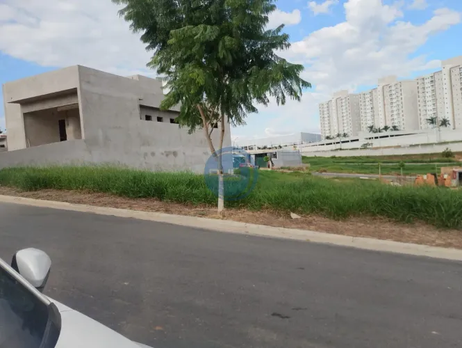 Terreno em Condomínio em Indaiatuba-SP, no Loteamento Casa do Lago: Imperdível!