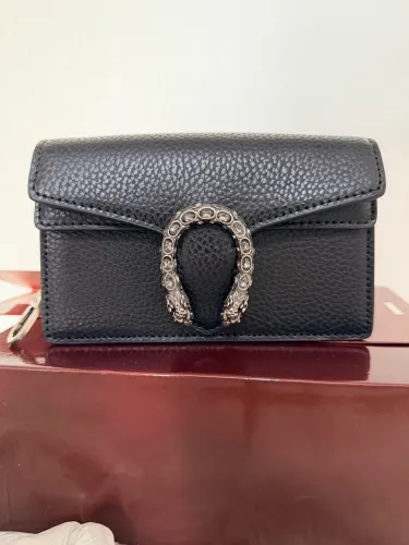 Bolsa Gucci Dionysus Super Mini em Couro