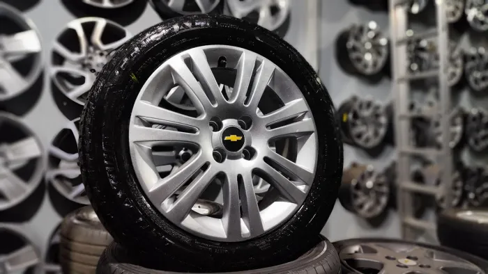 Rodas aro 16" Originais GM Chevrolet+  pneus 205/55 R16"- Aceito Cartão 